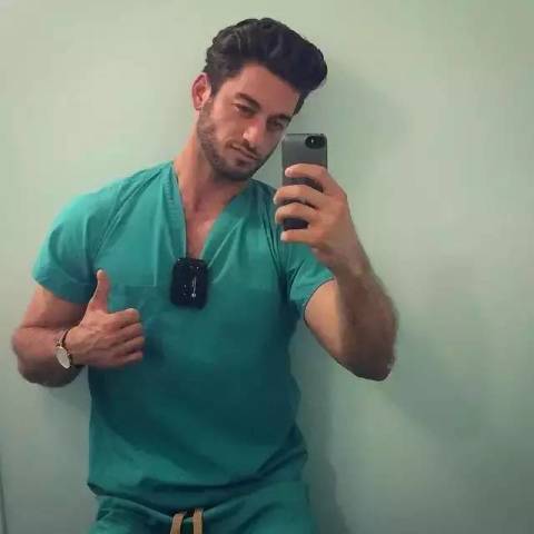  全球最性感医生 ,还怎么让人好好看病?!_订阅_