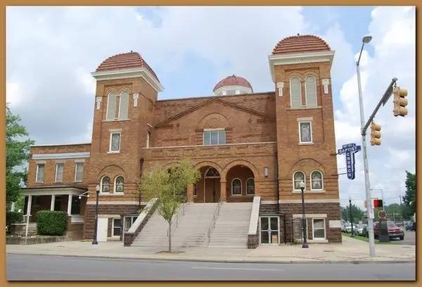 去英国不同城市的大学读一年,分别要花多少钱
