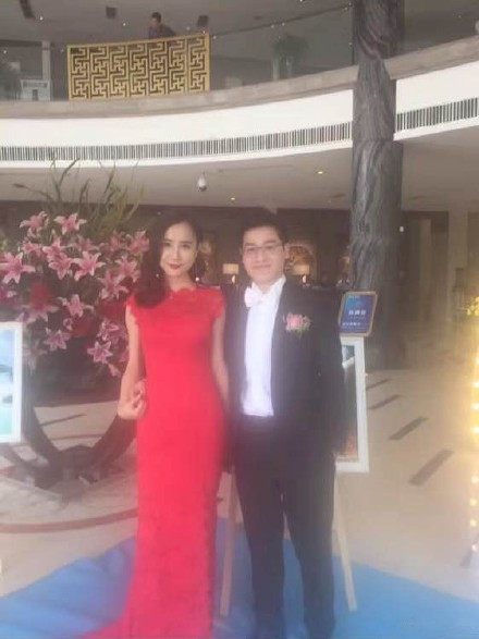 女主播伊芙蕾雅大婚 对象竟是天蚕土豆