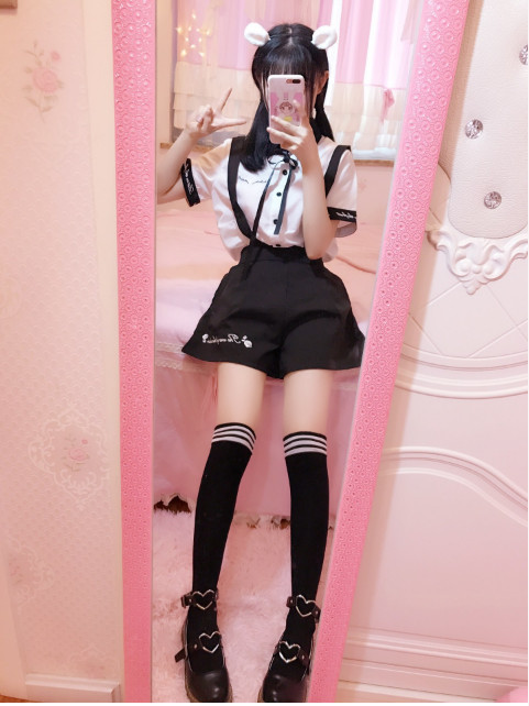 00后粉红少女,床上自拍,网友直呼:没见过这么粉嫩的!