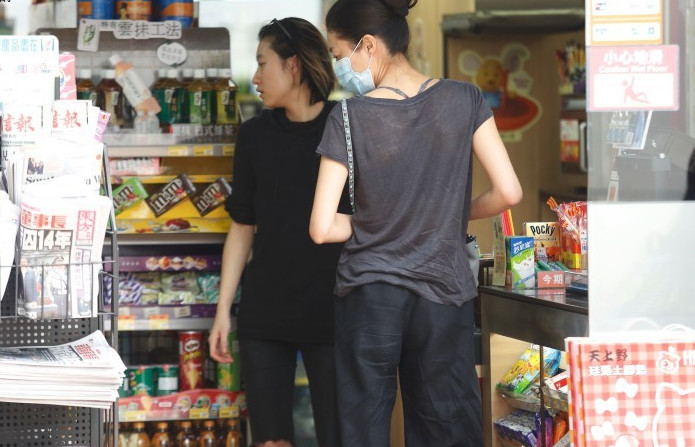 ”小龙女“吴卓林出院 手腕处有数十条自残伤痕触目惊心（组图） - 10