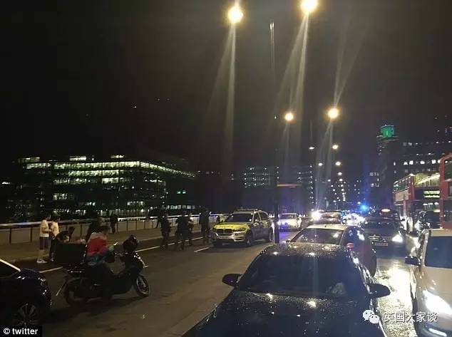 目击者：整个现场一片混乱，年轻人哭着逃跑（组图） - 9