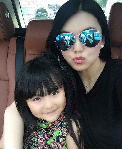 霸气！女儿王诗龄一年吸金千万？看看老妈李湘是怎么回答的 - 1