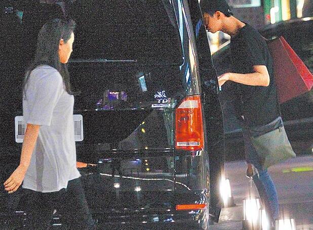 身高180cm！伊能静送儿子去前夫庾澄庆婚房 母子外形似姐弟（组图） - 2