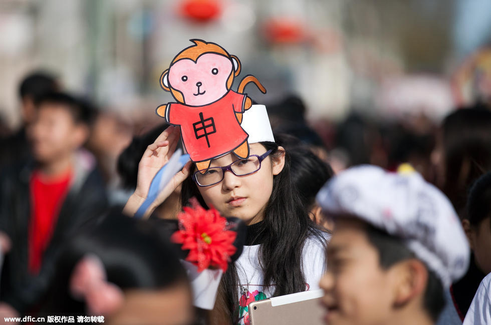 葡萄牙华人庆新春 古装美女酷似甄嬛