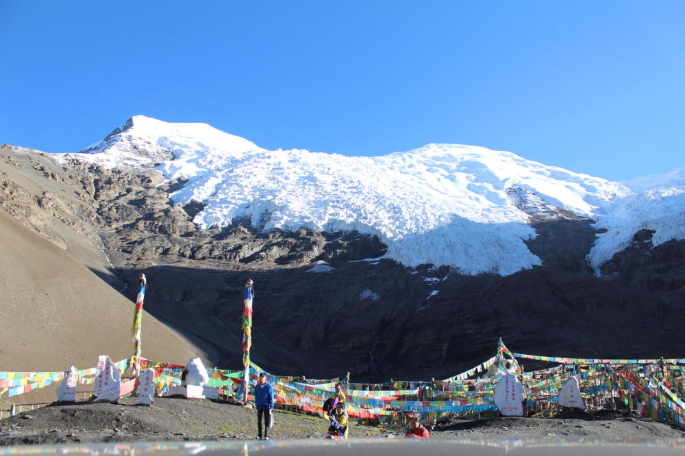 绝大多数人去珠峰路上忽略的这段风景，竟是藏族圣地夏天花海徜徉