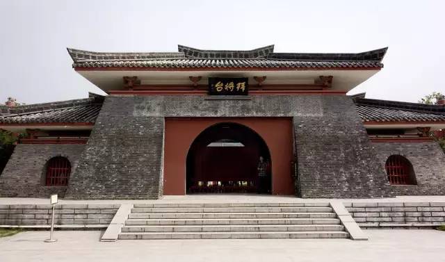 这座古城，被称为西北小江南！有熊猫出没，还藏了一条挂壁公路！