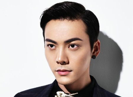 继张艺兴后 陈伟霆拍戏也伤了