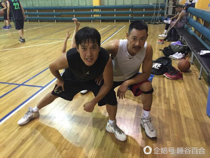 张丰毅儿子发长文回应家庭关系，看哭众网友(组图) - 5