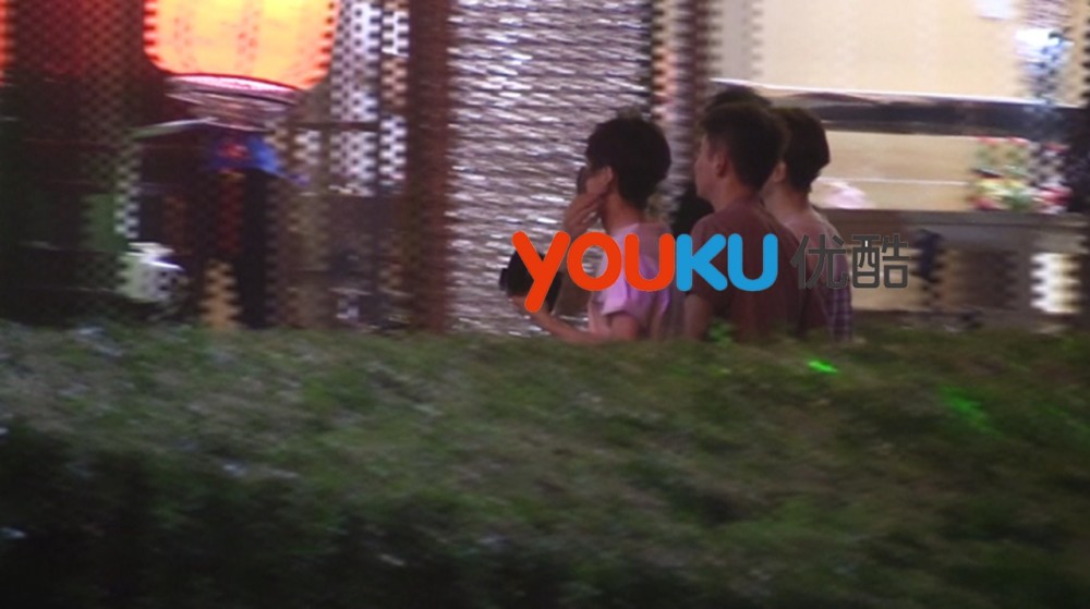 张杰谢娜恩爱如初，夜会何炅甜蜜同玩&quot;密室逃脱&quot;