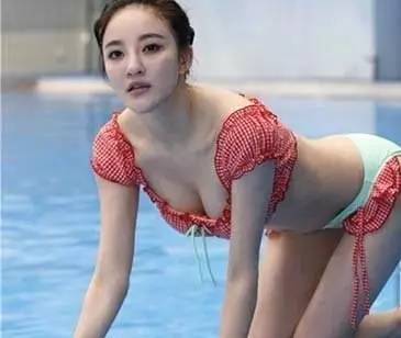 杨幂胸变大、小肚子明显,难道是怀二胎了?