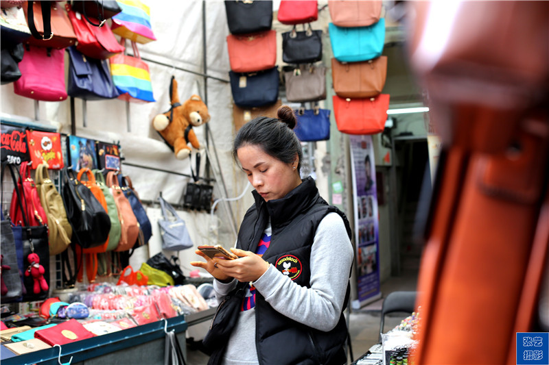 香港女人街 最平民化消费，很多商品都是国内进货