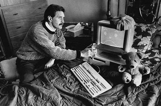 约翰·迈克菲:23岁贩毒 38岁发明杀毒软件 45