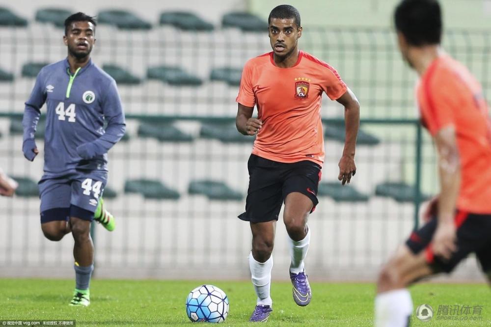 恒大热身4-1沙特劲旅 马丁首发破门阿兰戴帽