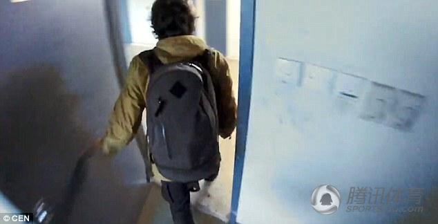 俄登高狂魔深圳攀高楼 一路躲过保安