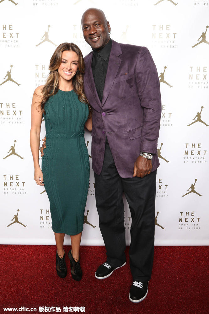 乔丹办趴科比助阵 两代第一人携妻合影_腾讯N