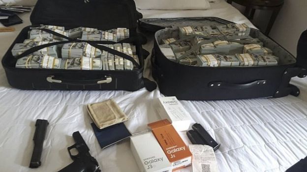 外逃30年大毒枭落网 为躲抓捕多次整容（组图） - 3