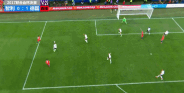 一分钟后,比达尔禁区内乱战中抢射,球稍稍高出横梁.