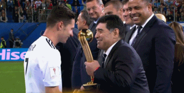 联合会杯奖项一览:新克洛泽捧金靴 布拉沃金手套