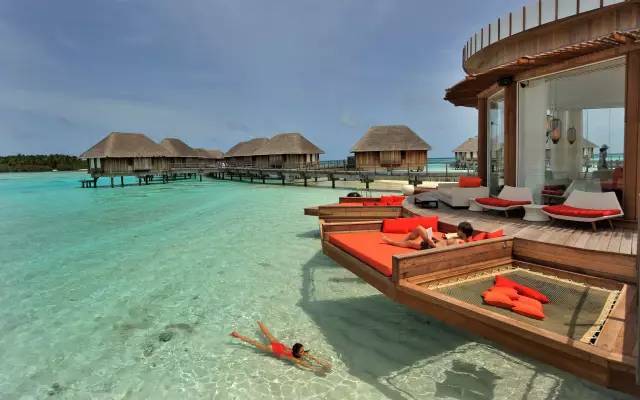 在上海,工资多少决定了你的避暑方式!炸心了