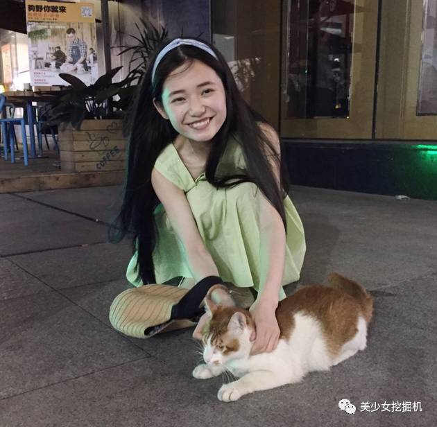 李沁自拍能变成唐嫣…这么好看的美少女自拍起