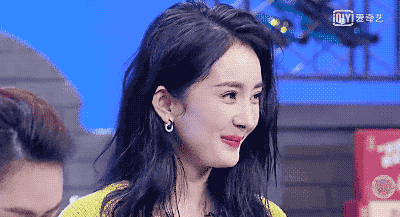 杨幂白嫩美腿迷倒男模!可说好的少女感,怎么一下老了10岁?!