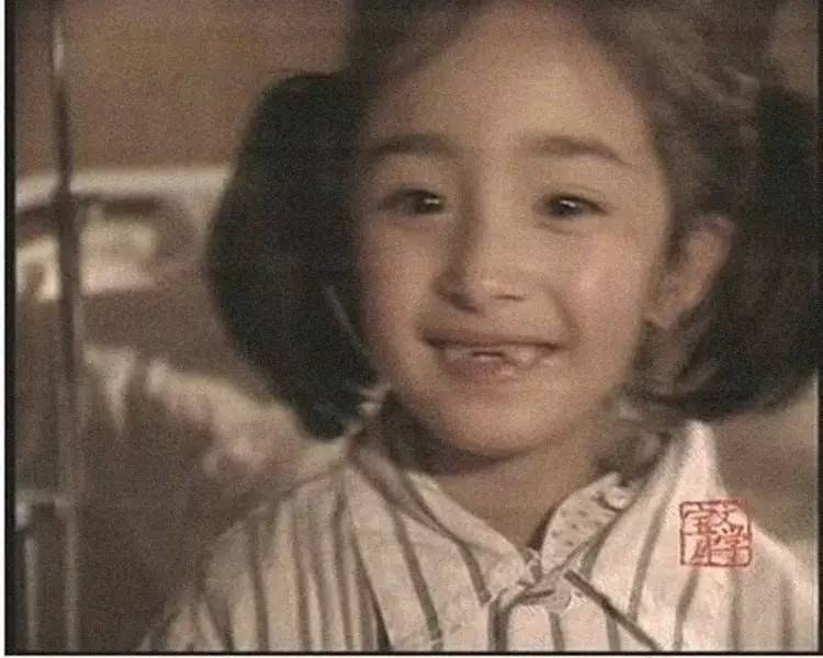 杨幂白嫩美腿迷倒男模!可说好的少女感,怎么一下老了10岁?!