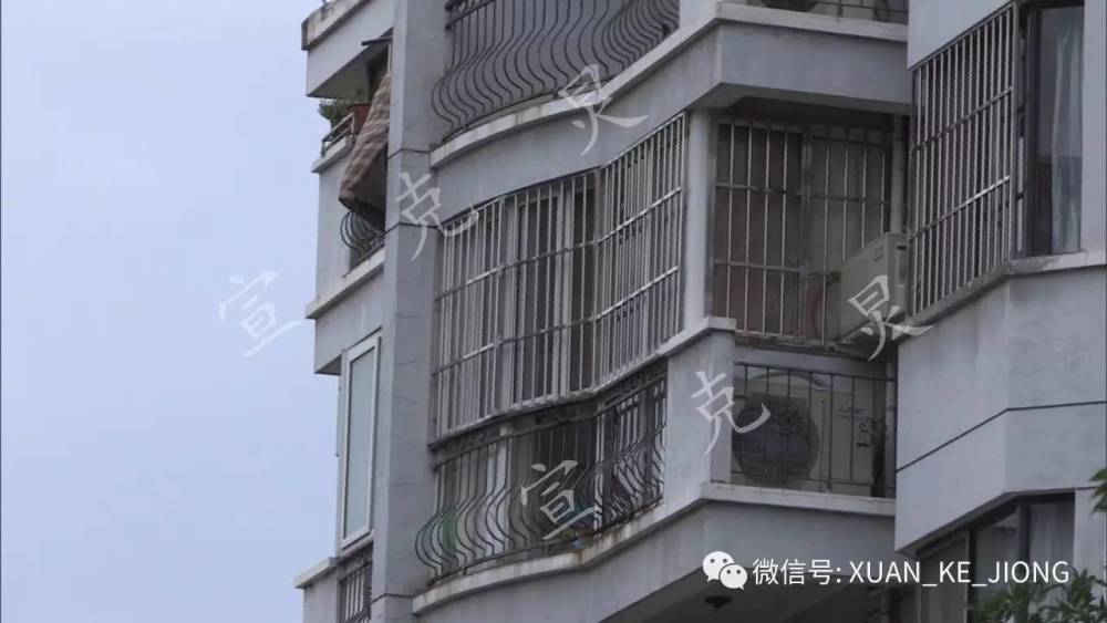上海一5岁女童3楼坠亡 事发时爷爷奶奶不在家