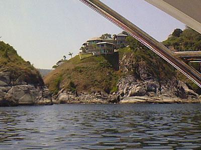 成龙香港住宅曝光 外表破旧内部似特工基地