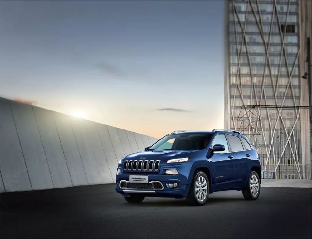 MPV中的武林盟主别克GL8!和有着眯眯眼的Je