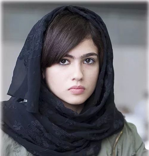 当伊朗美女摘掉面巾之后,简直美若天仙