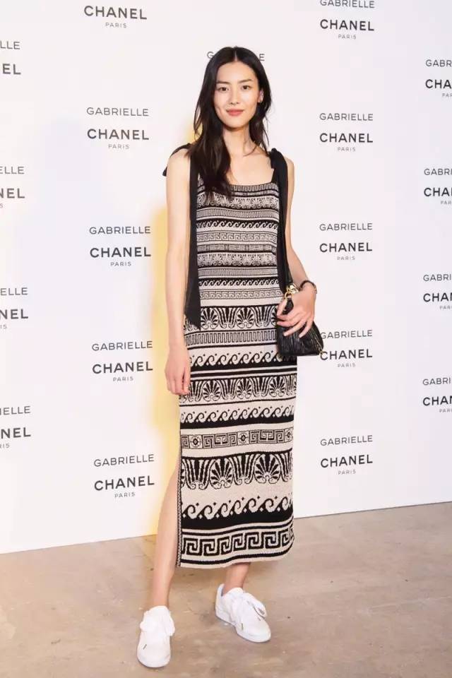 只有中专学历的她不仅是全球最美的99人之一