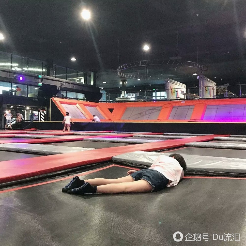 冯提莫再开户外直播 被小妹妹实力吊打_移动腾