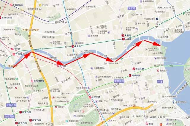 推荐理由:作为上海经典地标建筑之一,苏州河不仅吸引了许多游客前来