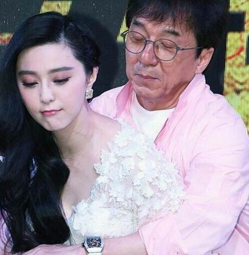 成龙与6大女明星合影,每一张合影表情都很独特
