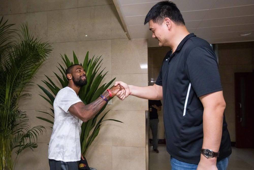 “kyrie irving and yao ming”的图片搜索结果