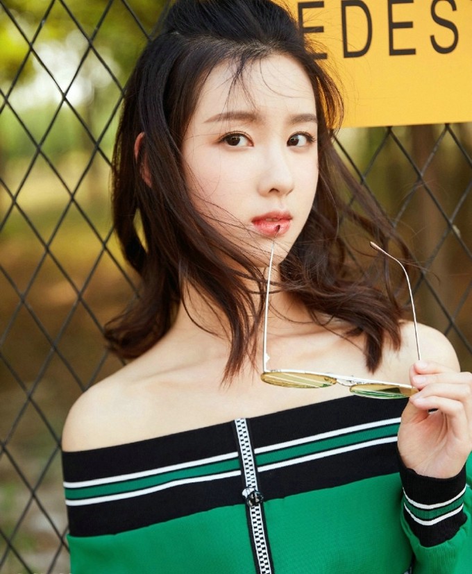 陈都灵,姑娘给人清心寡欲的感觉,让人不忍心去