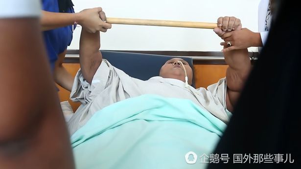 多男同时插一个女人8p 男人大jj真实图片
