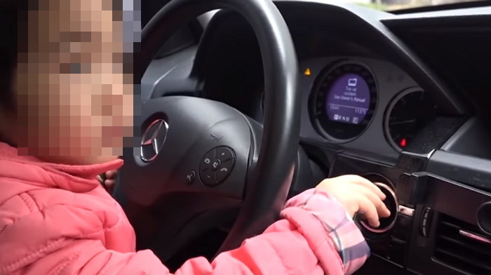韩国男主播为提高人气 教唆6岁女儿闹市开车 遭网友炮轰（组图） - 3