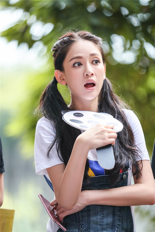 周冬雨的杨桃辫、赵丽颖的苹果头…半个娱乐圈