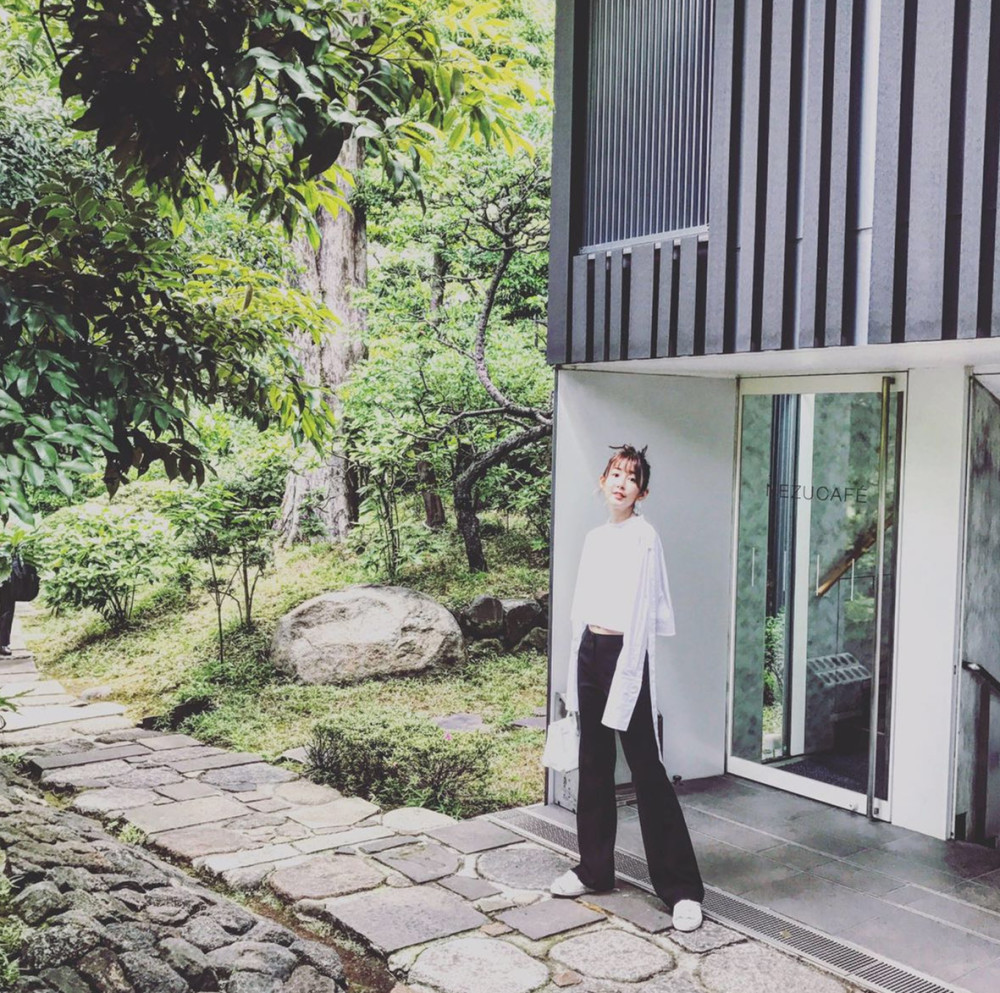 张子萱微博首次晒女儿安安!嫁给陈赫后她穿成