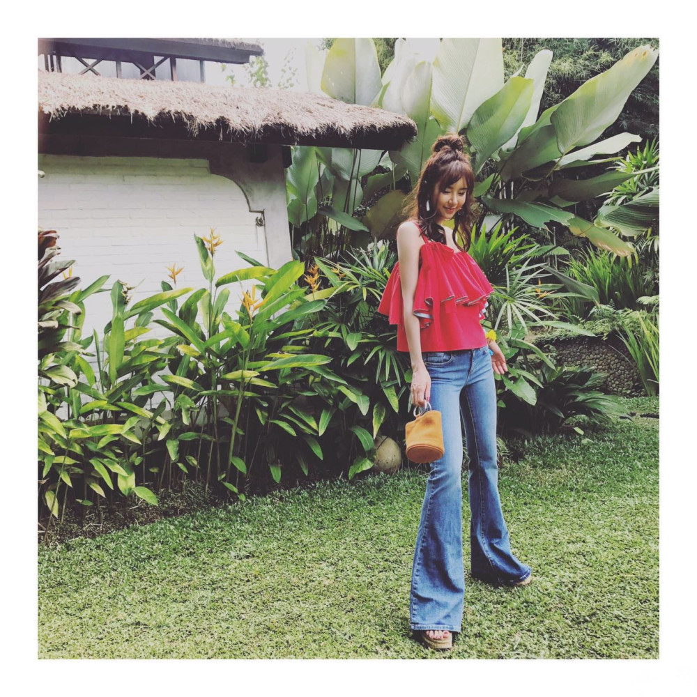 张子萱微博首次晒女儿安安!嫁给陈赫后她穿成