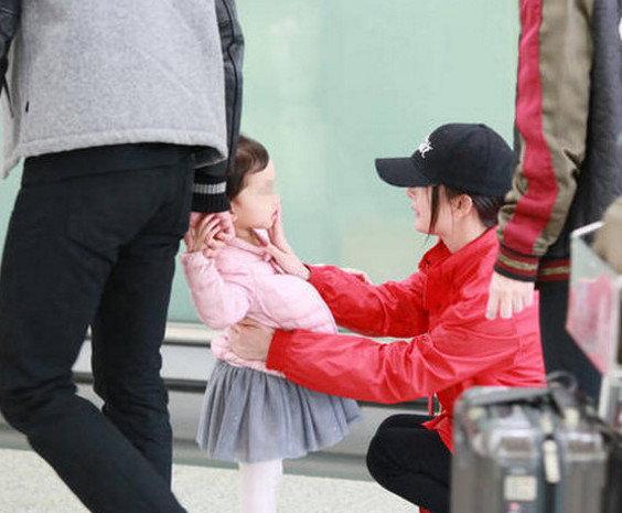 杨幂诈捐门算什么?陪张大大日本双人游也不陪