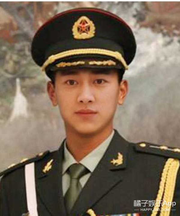 朋友圈被合成军装照刷屏,于是试了试上传明星