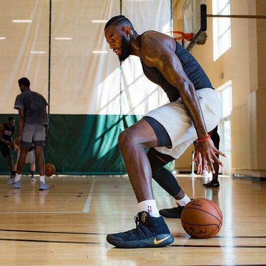在nba表现比在cba更好 他所欠缺的是机会还是
