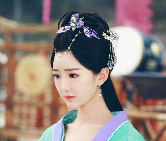 P图师太有才华!换皮拉腿还能改脸