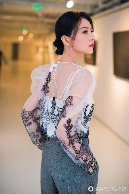 高圆圆罕见透视装惊艳岁月 怪不得征服了小5岁