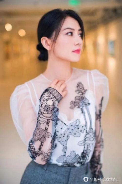 高圆圆罕见透视装惊艳岁月 怪不得征服了小5岁