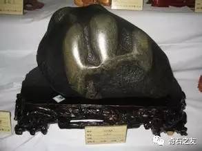 买卖石头必须弄明白，奇石的全部价值就是奇石本身吗