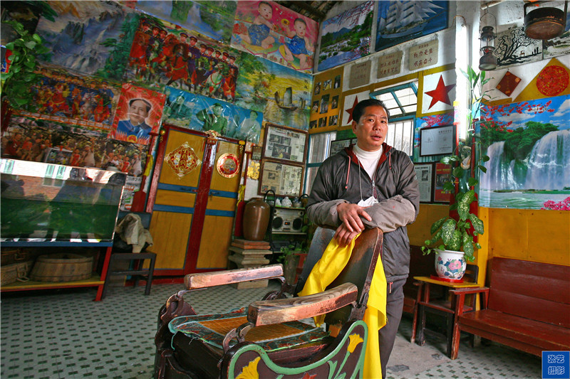 百年理发店陈师傅：只为男士服务 79年剪发只收3角钱